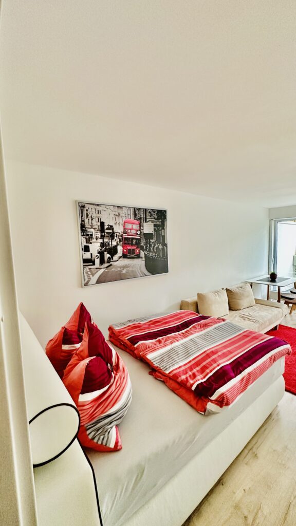 Queensize Bett im Oststadt Apartment Karlsruhe