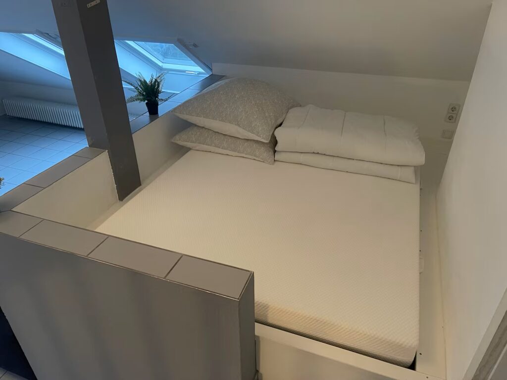Loft Karlsdorf Queensize Bett